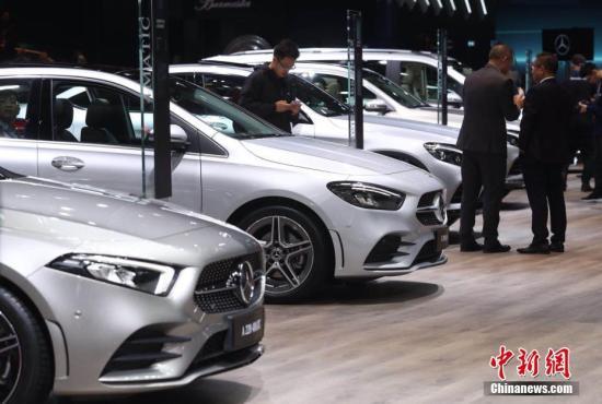 多個車型存在滲油風(fēng)險 奔馳在華召回67萬輛汽車